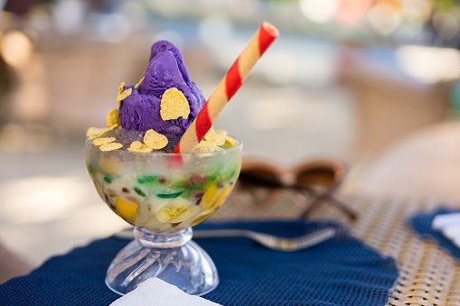 Halo-halo